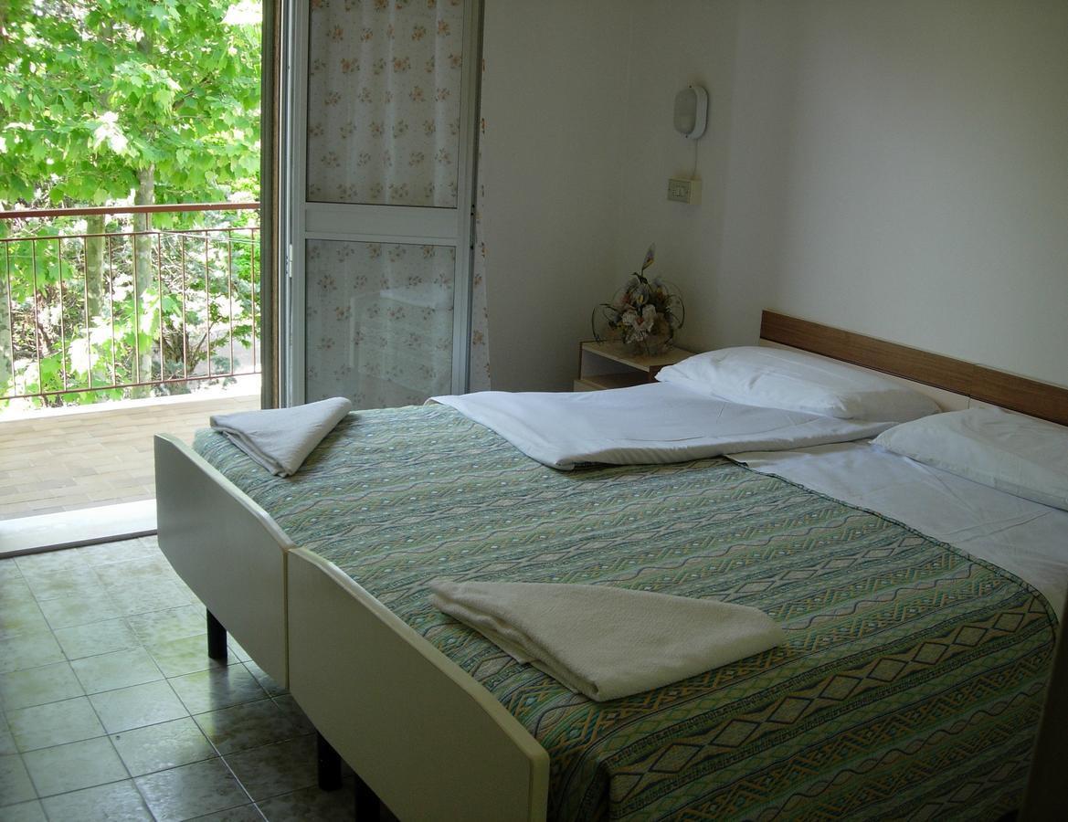 Hotel Toschi Lido di Classe Exterior photo