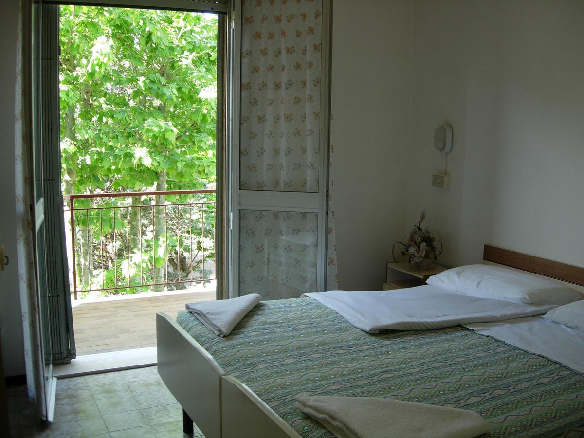 Hotel Toschi Lido di Classe Exterior photo